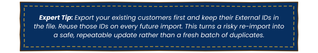 Expert tip recommending exporting existing Odoo customers, retaining their External IDs, and reusing them for future imports to prevent duplicate records.